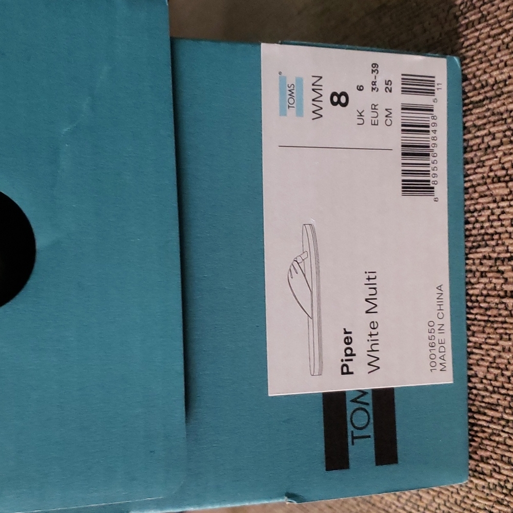 Toms - Picture 3 of 3